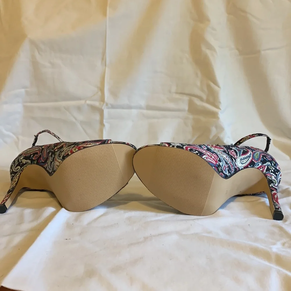 Peep toe fabric heels - Picture 4 of 4